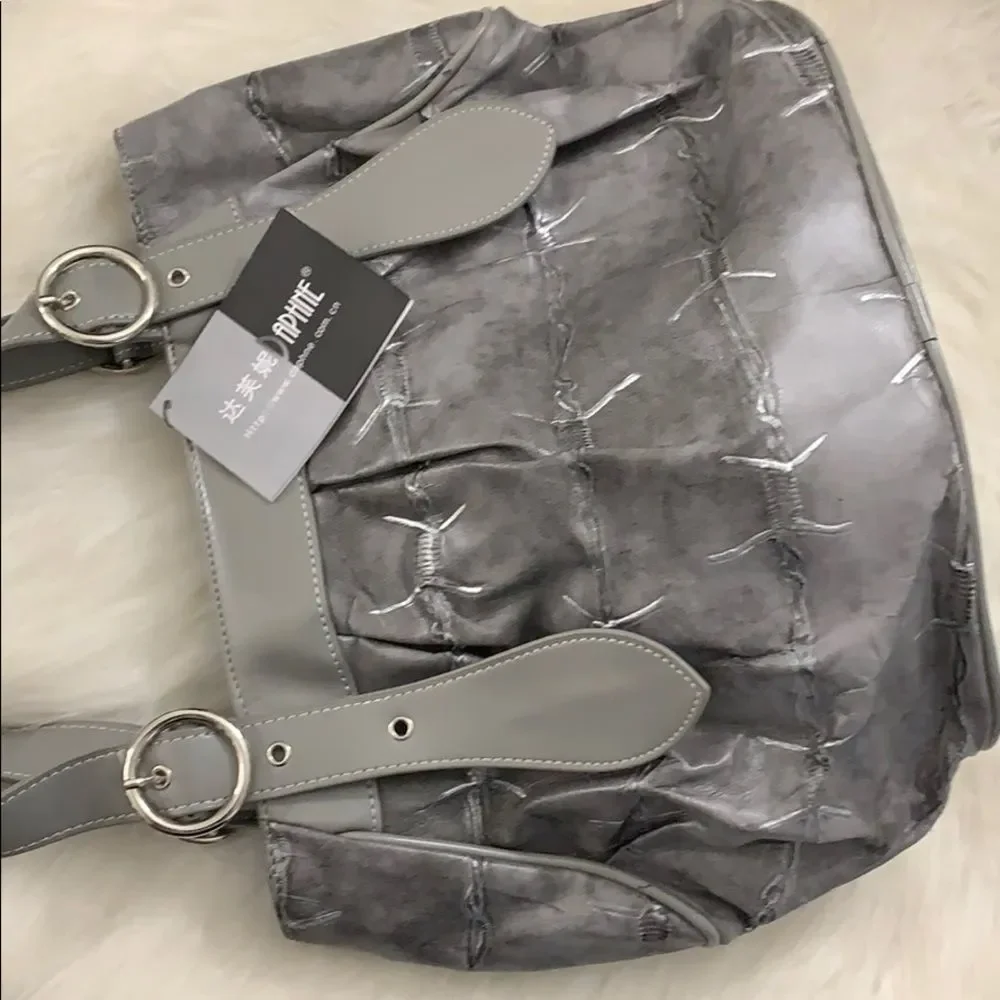 Daphane gray hand bag